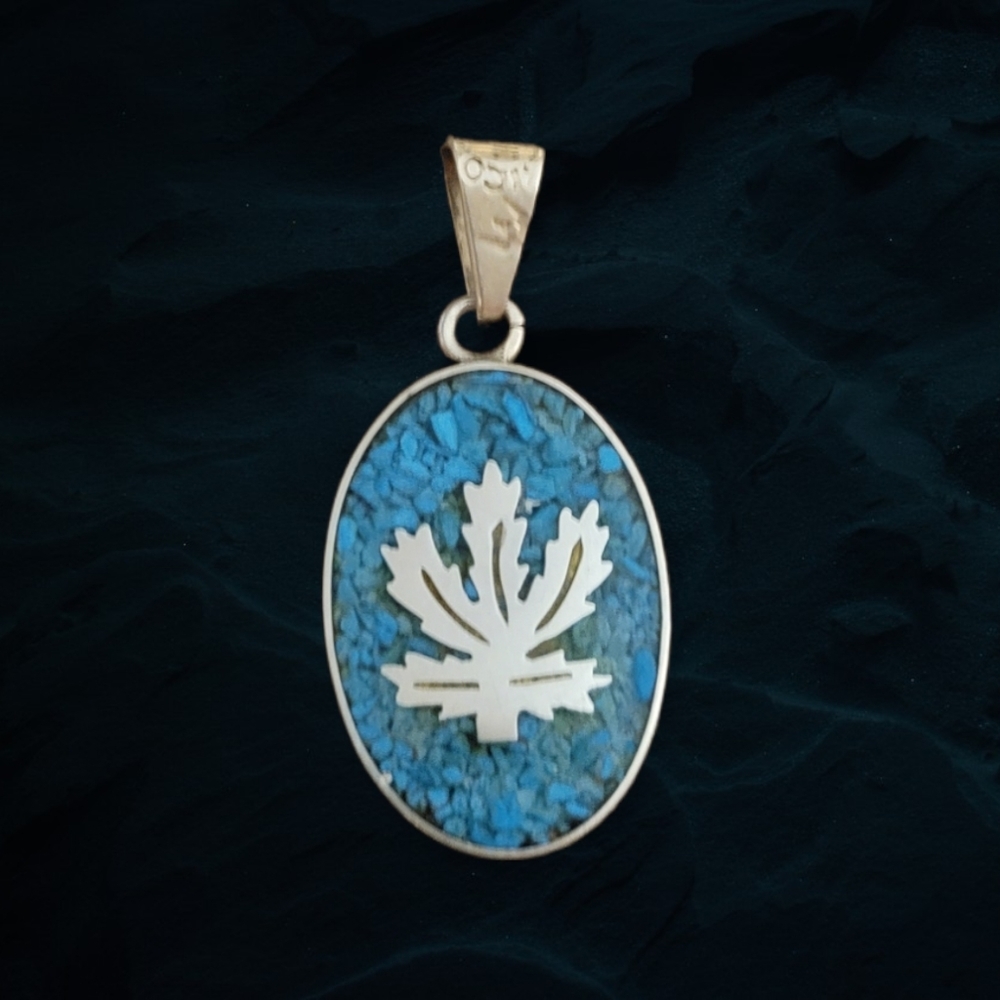 VINTAGE Silver Crushed Turquoise Oval Marijuana Pendant